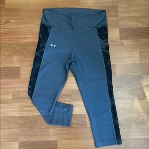 Under Armour Steel Gray and Black Active Ladies Cropped Leggings